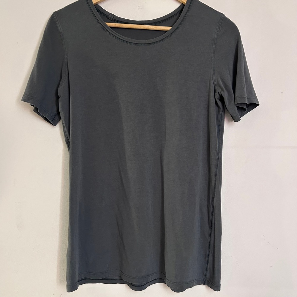 Lululemon‎ Short Sleeve Crew Neck Tee Charcoal Grey Size 6
